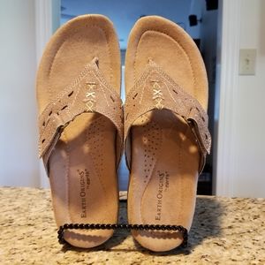 Earth Origins Sara Suede Thong Sandals Size 8.5 M  NWOT